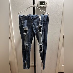 Song curvy high rise size 9 distressed jeans